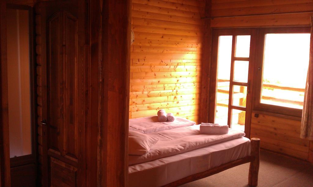 Casa Muntelui - Sambata Guest House ซิมบาตา เด ซุส ห้อง รูปภาพ